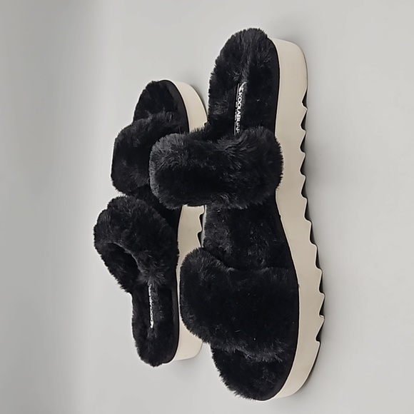 Koolaburra by UGG Women's Sz 8 Faux-Fur Black and White Slide Open Toe Sandals - Picture 7 of 10